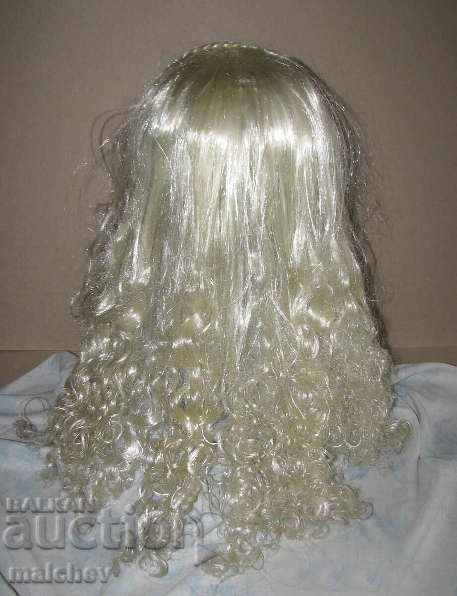 Delivery of Wig made of artificial hair 70 cm, for a headband, in good condition Delivery of Wig made of artificial hair 70 cm, for a headband, in good condition