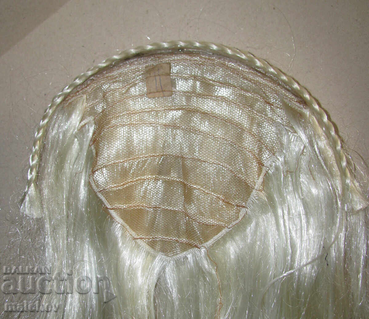 Wig made of artificial hair 70 cm, for a headband, in good condition - 6 Wig made of artificial hair 70 cm, for a headband, in good condition - 6