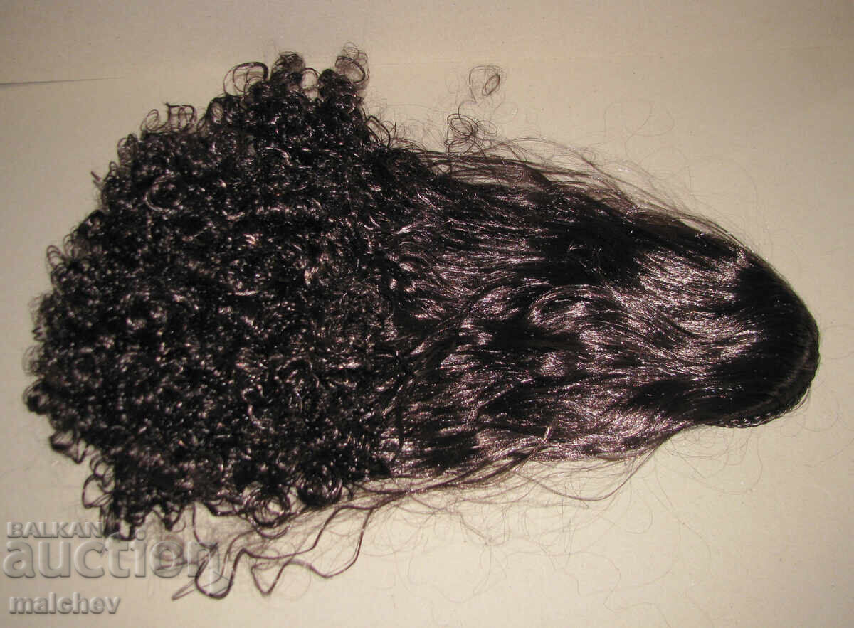 Perucă din păr sintetic 60 cm, pe diademă Perucă din păr sintetic 60 cm, pe diademă