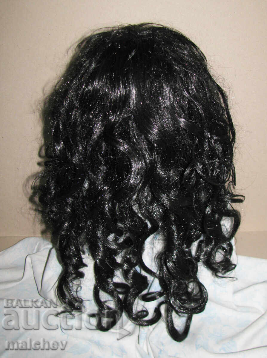 Доставка на Перука от изкуствена коса 60 см черна на букли, отлична