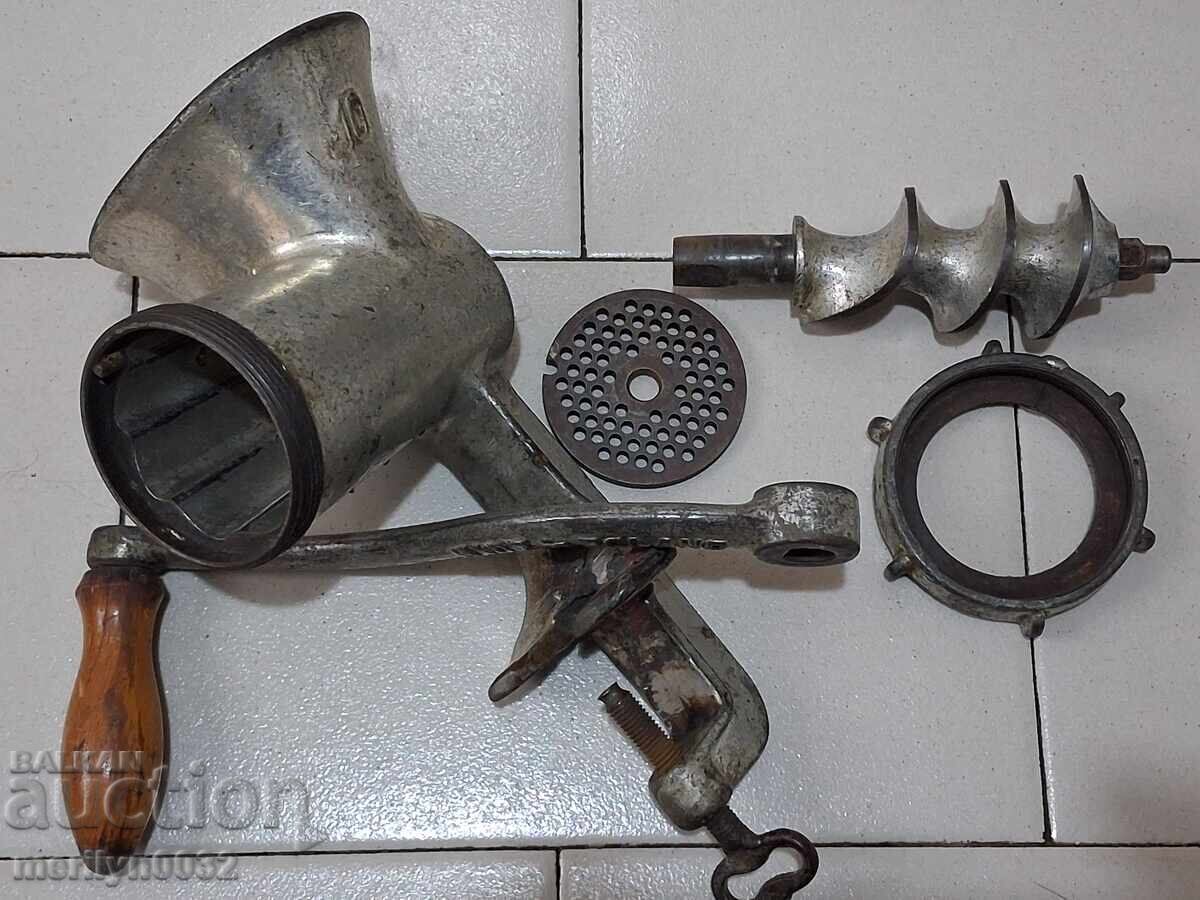 Доставка на Стара машинка за мелене на месо POLAND мелачка Доставка на Стара машинка за мелене на месо POLAND мелачка