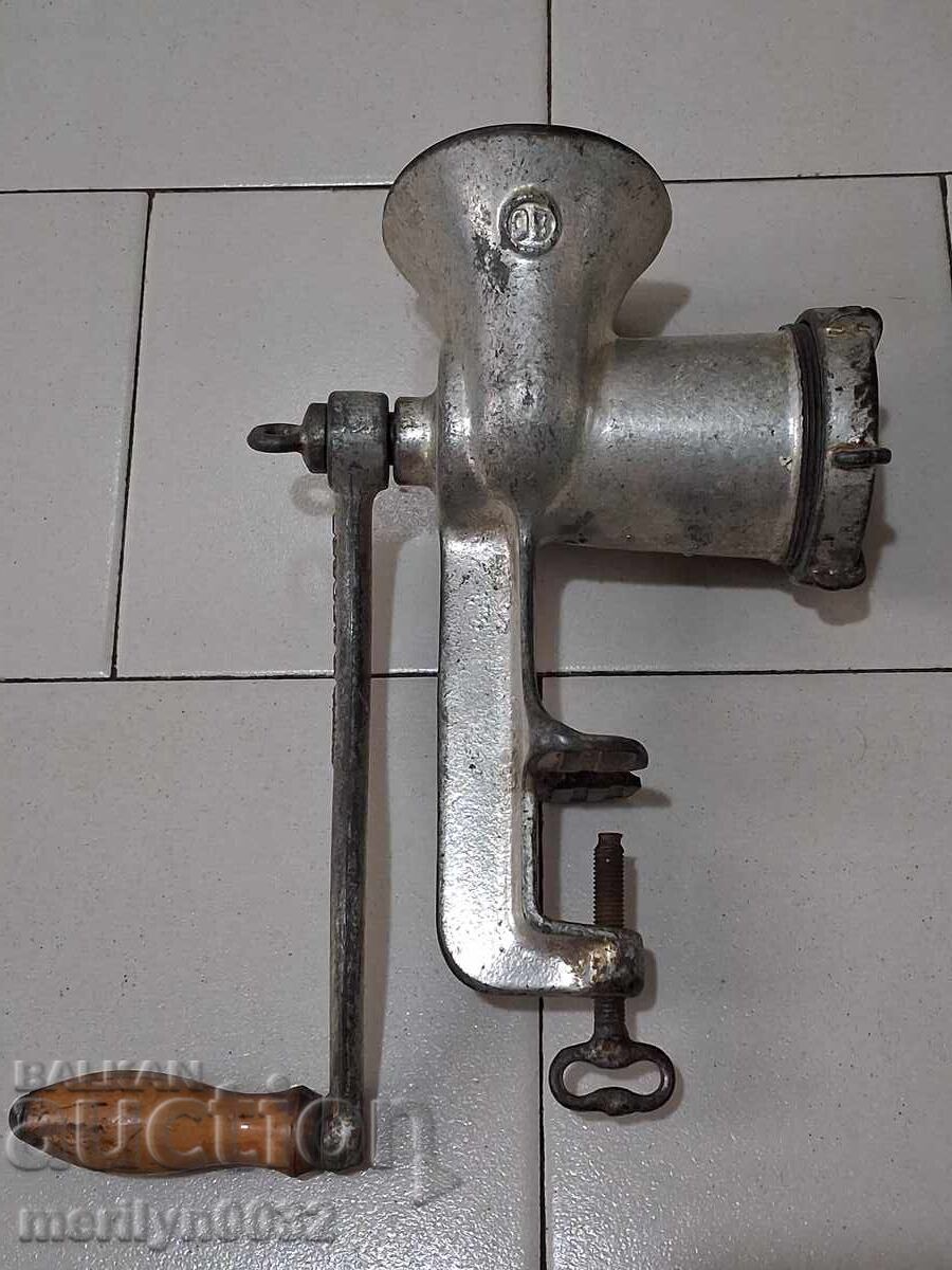 Стара машинка за мелене на месо POLAND мелачка Стара машинка за мелене на месо POLAND мелачка