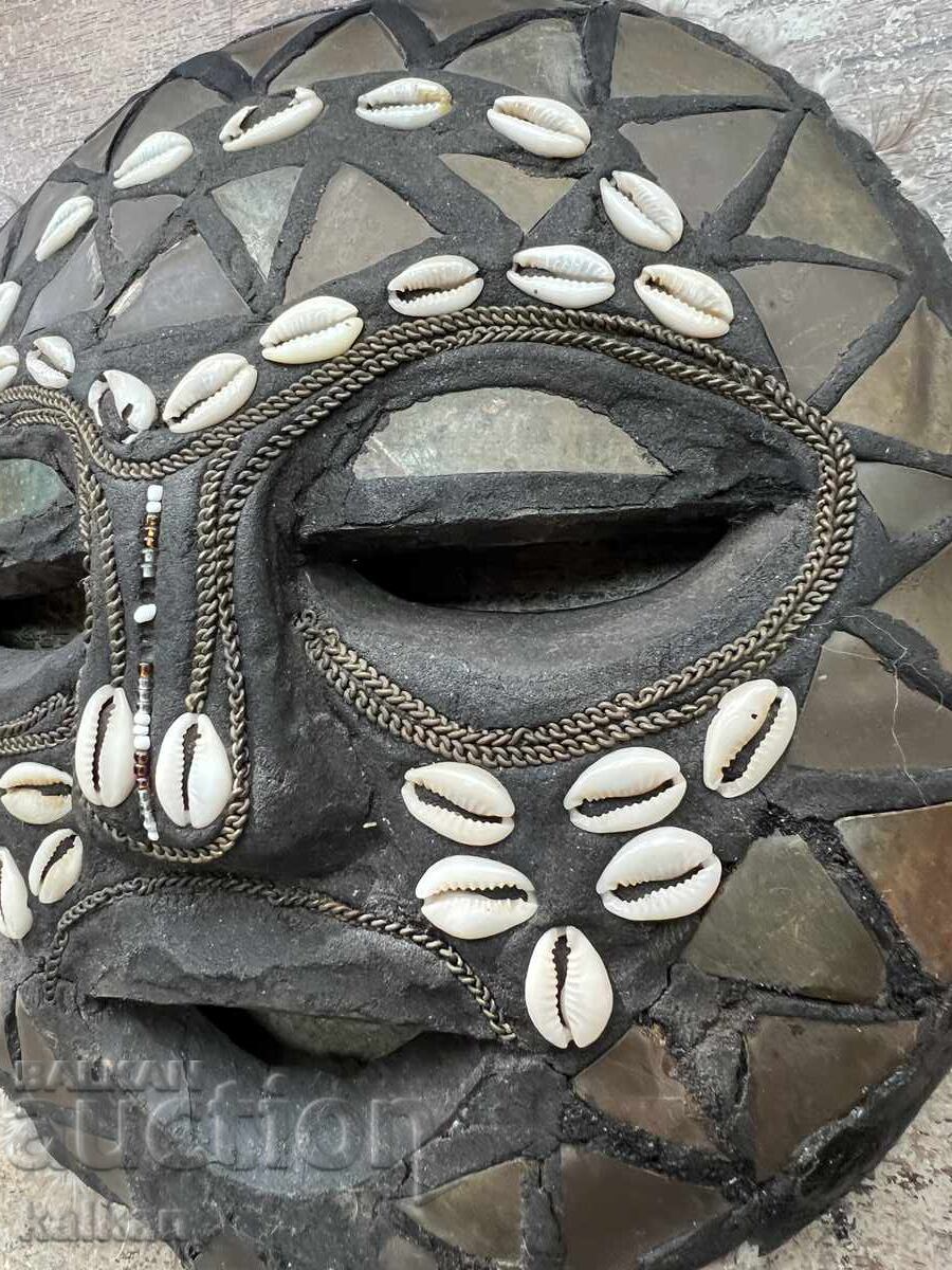 Αφρικανική μάσκα αυθεντική σπάνια Διάμετρος 34 εκ με τιμή 170.00 BGN | € 86.92