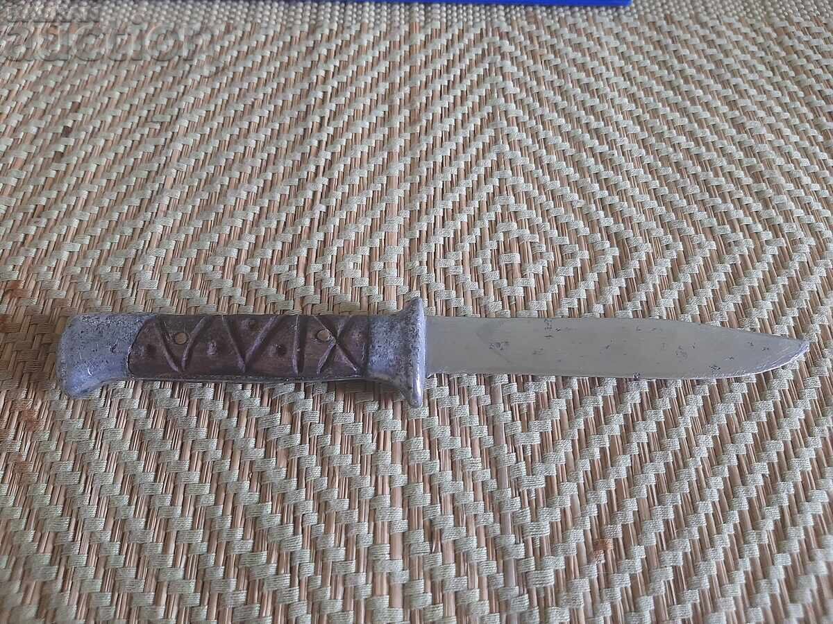 Ένα παλιό μαχαίρι - 6