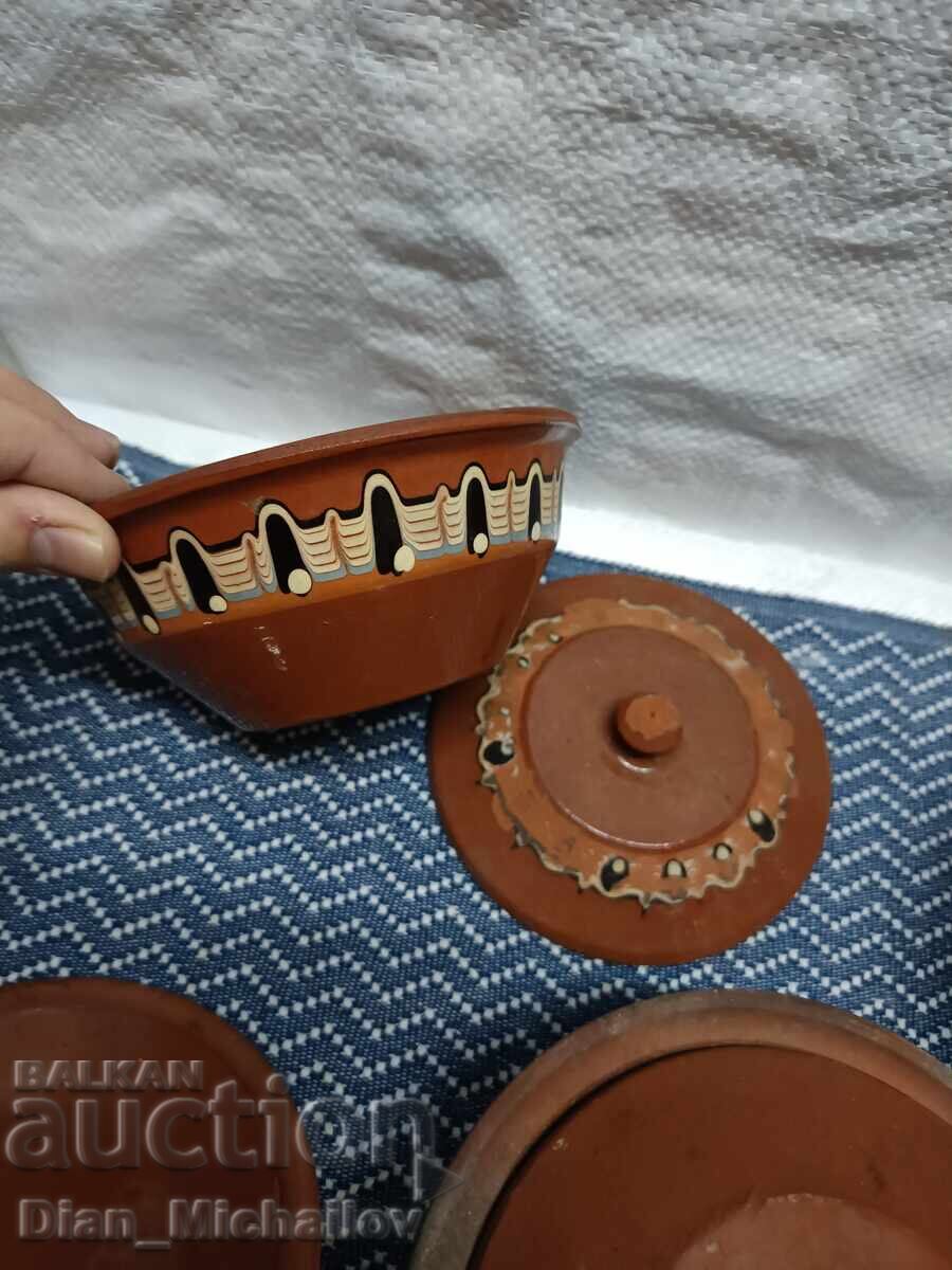 Auction  Old Casserole Dishes