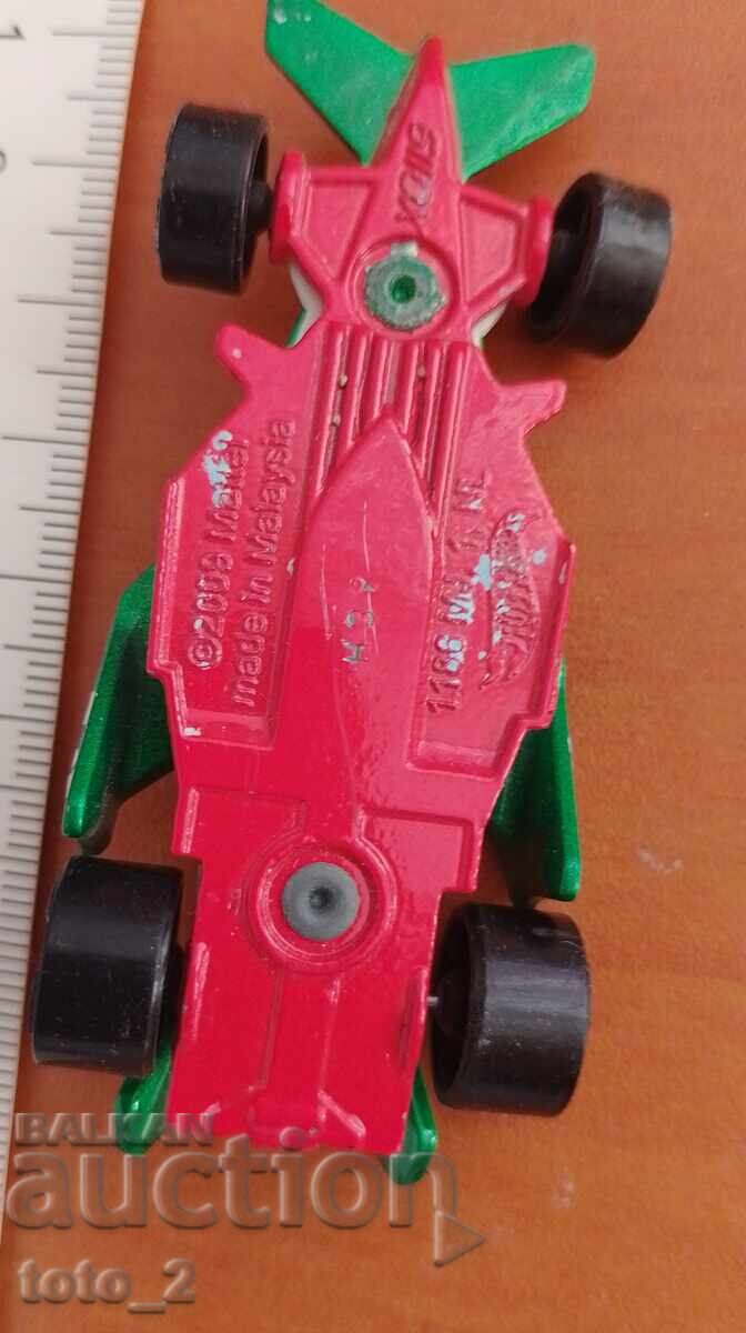 Auction  A metal cart