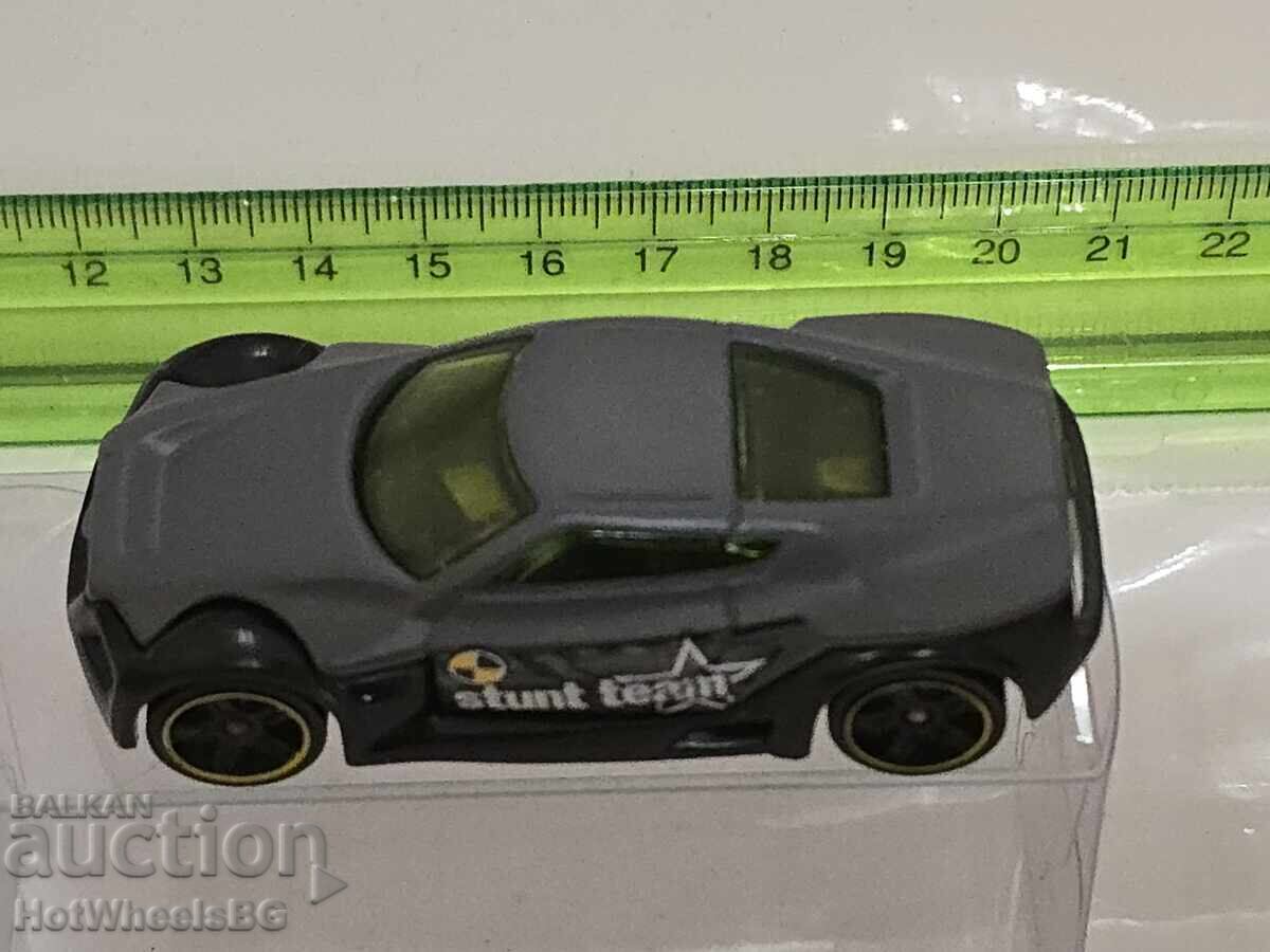 Hot Wheels - - 5 Hot Wheels - - 5