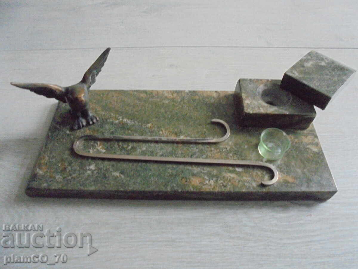 №*8311 Αντίκα σετ γραφείου από πράσινο πέτρα και ορείχαλκο με τιμή 100.00 BGN | € 51.13