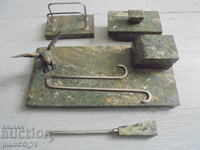 №*8311 Set de birou antic din piatră verde și alamă