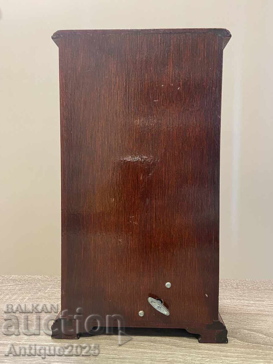 Винтидж дървена музикална кутия за бижута с цена 100.00 лв. | € 51.13