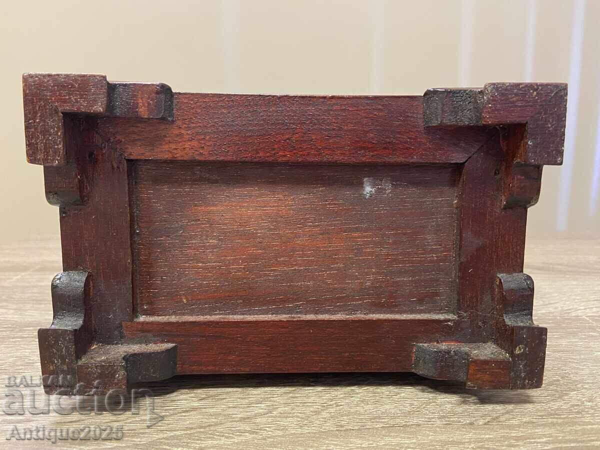 Аукцион Винтидж дървена музикална кутия за бижута