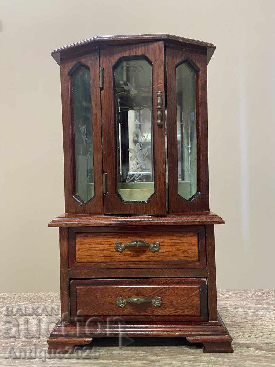 Винтидж дървена музикална кутия за бижута