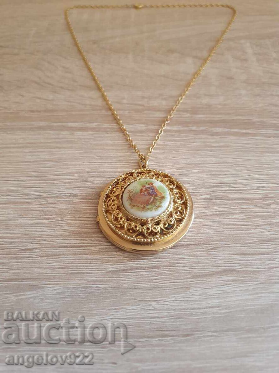 Vintage necklace with pendant!!! with price 16.00 BGN | € 8.18 Vintage necklace with pendant!!! with price 16.00 BGN | € 8.18