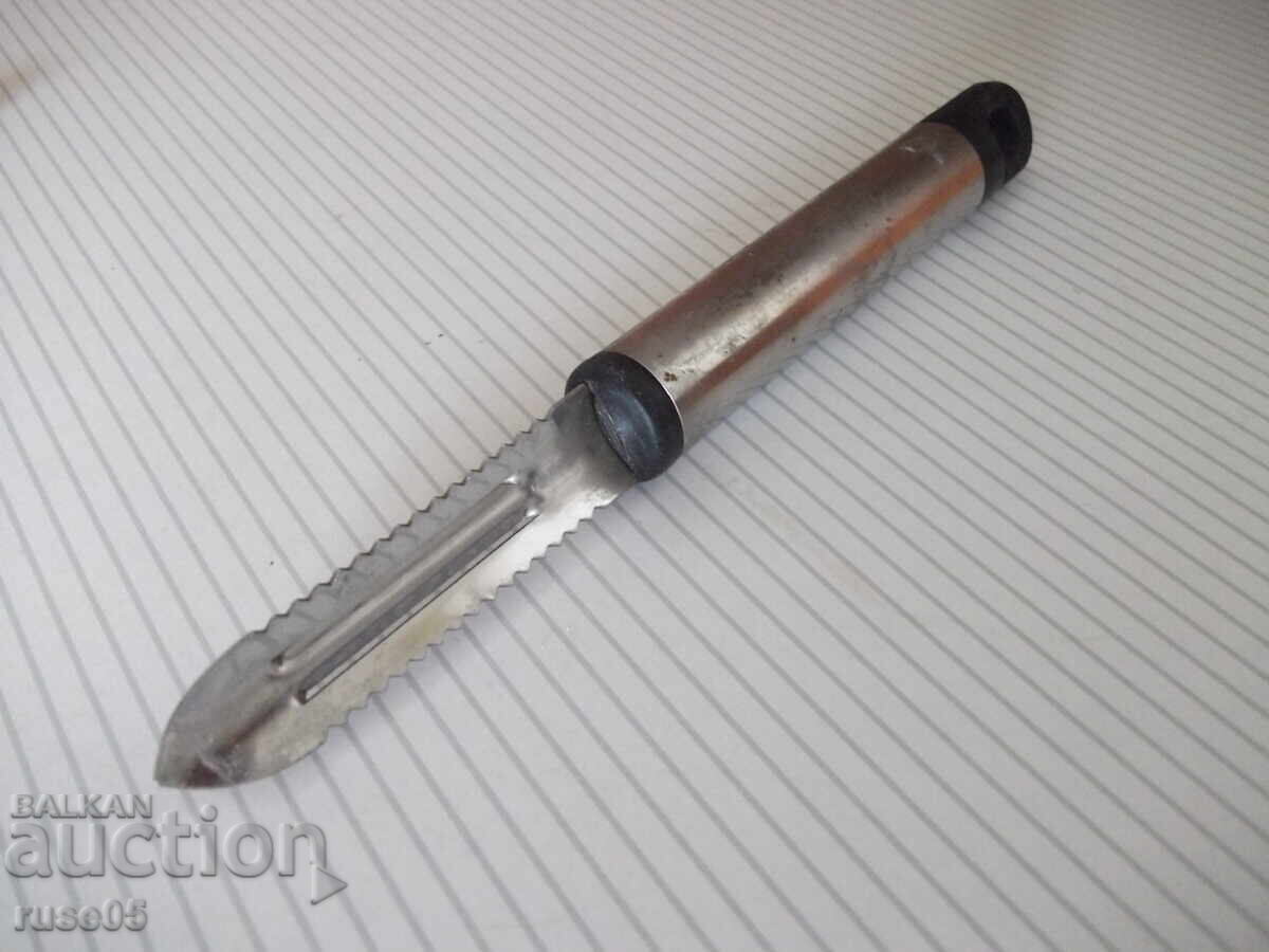 Auction  Fruit and Vegetable Peeler