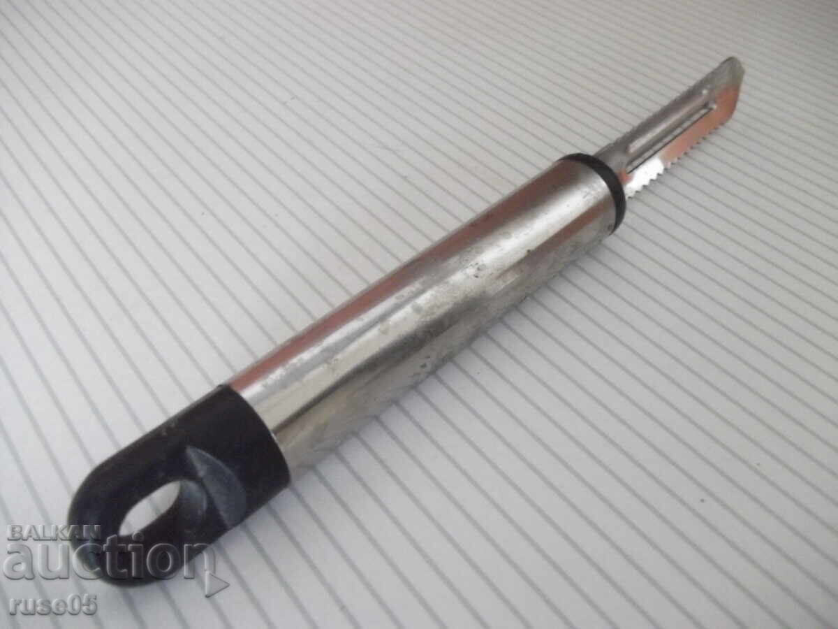 Fruit and Vegetable Peeler - 5