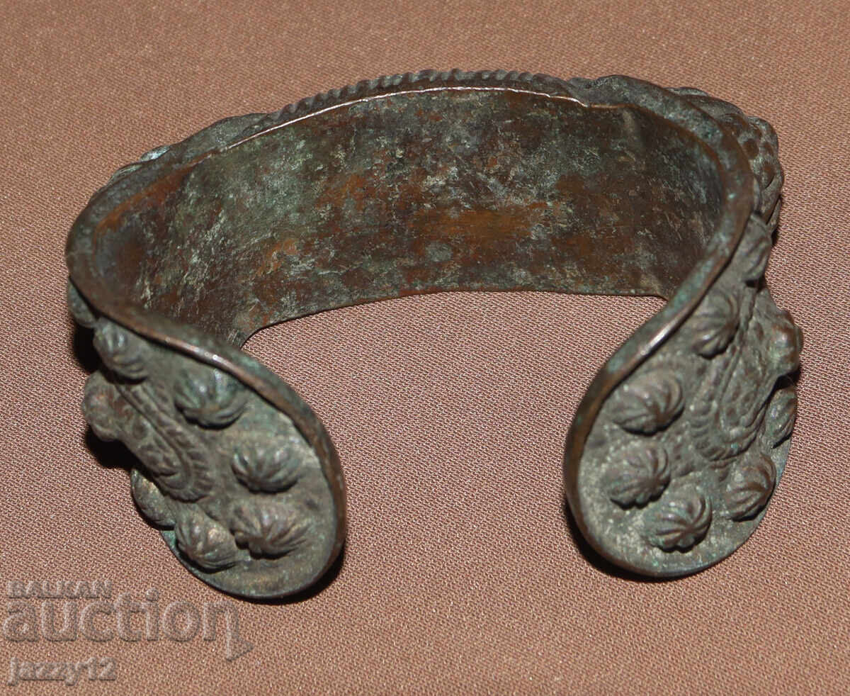 Δημοπρασία Παλαιό παραδοσιακό χάλκινο βραχιόλι σφενδόνα