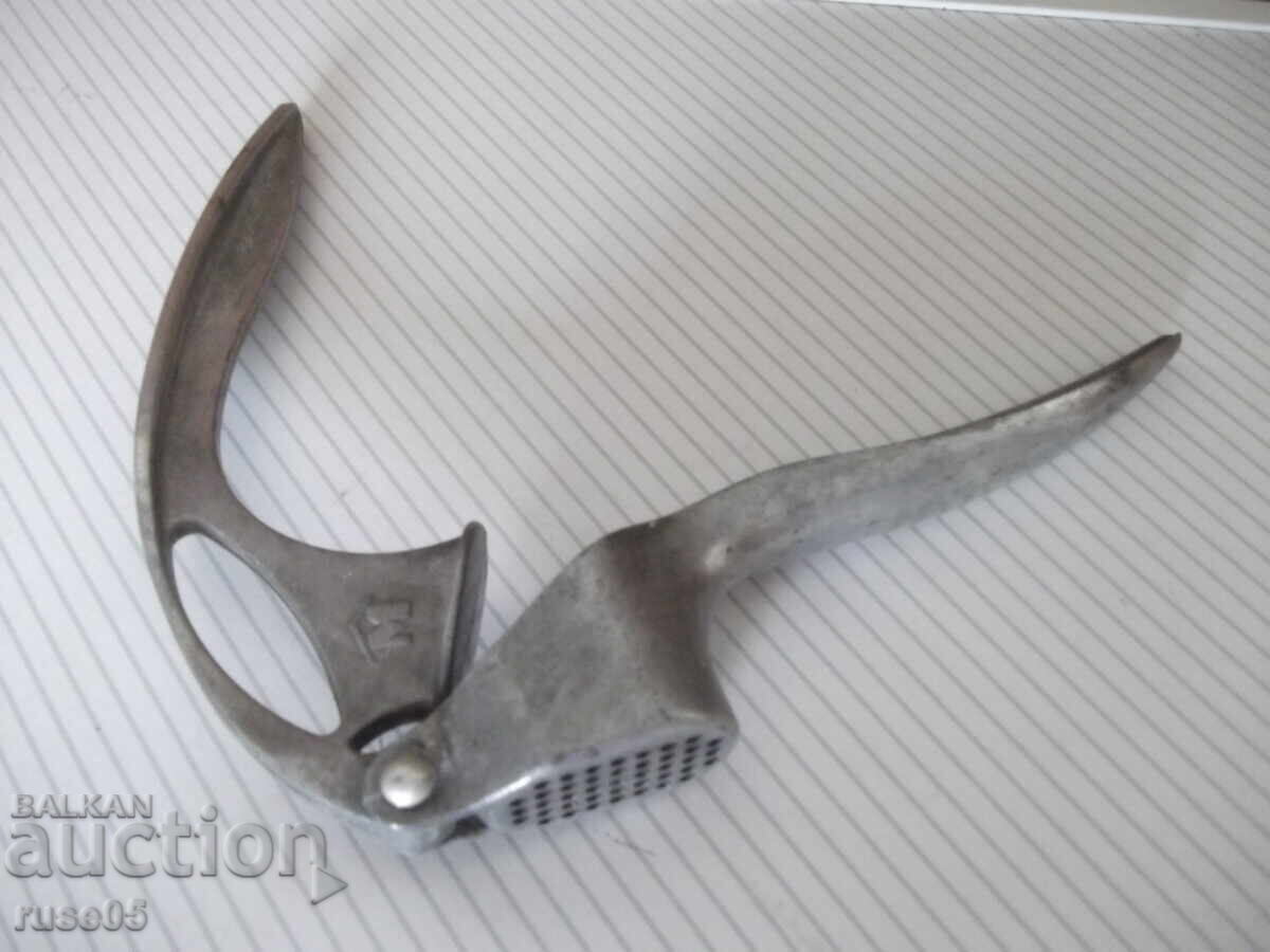 Italian Garlic Press with price 10.00 BGN | € 5.11