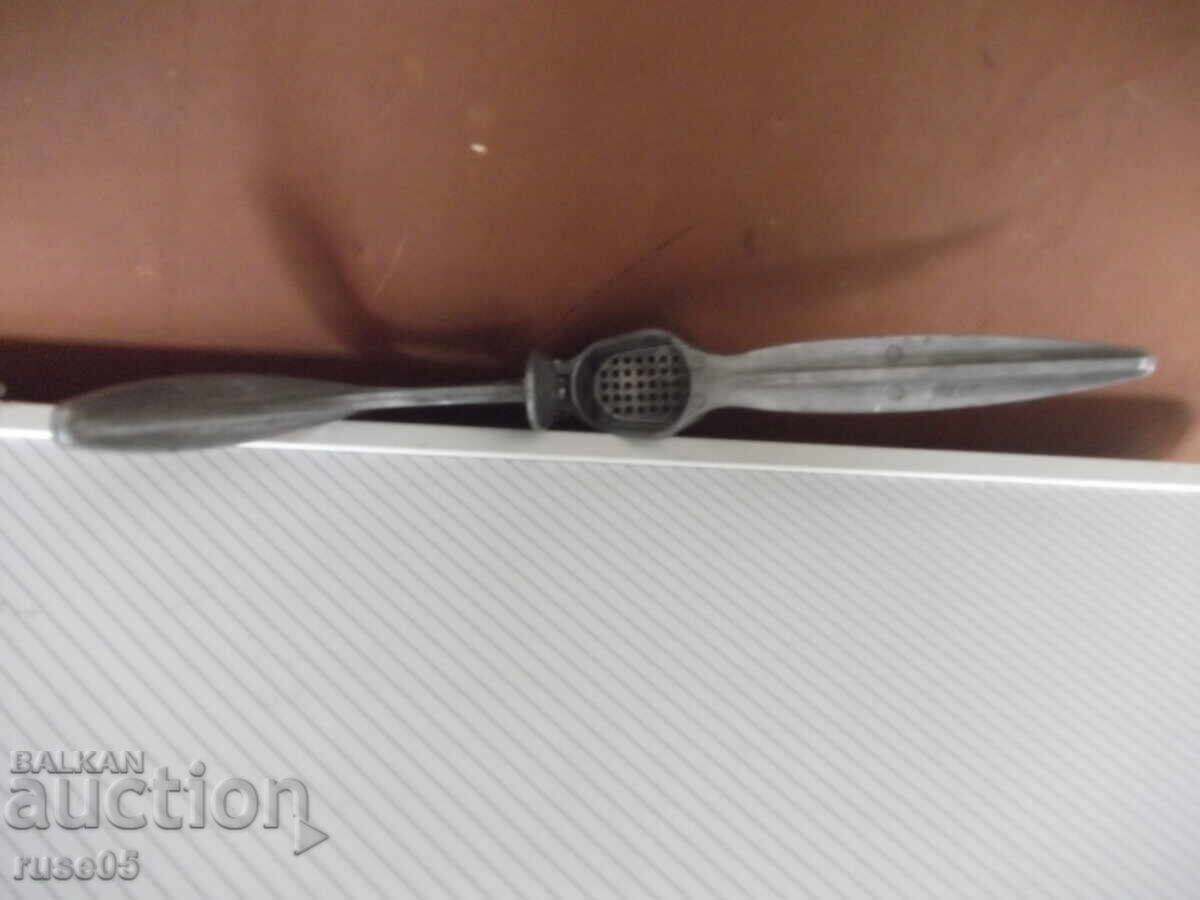 Delivery of Italian Garlic Press