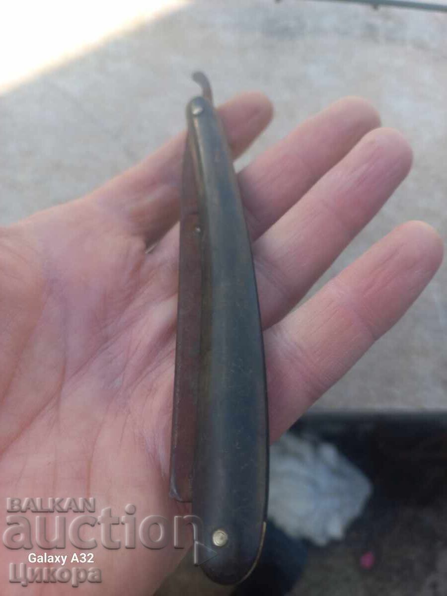 UN BĂRIERIT VECHI - 5 UN BĂRIERIT VECHI - 5