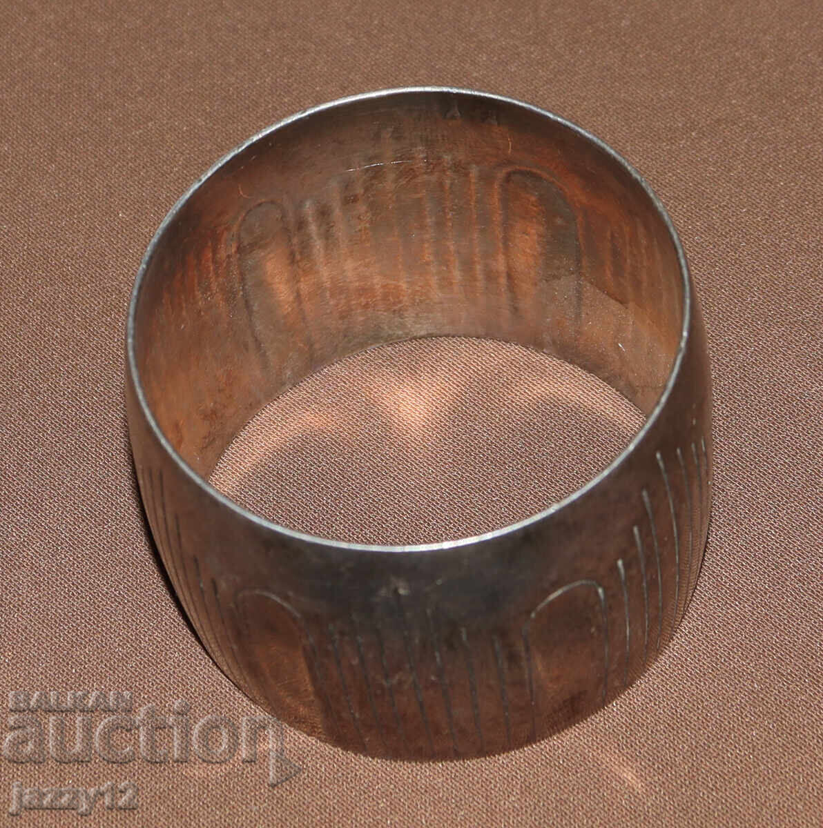 Suport de șervețele din argint vechi cu motive geometrice - 6 Suport de șervețele din argint vechi cu motive geometrice - 6