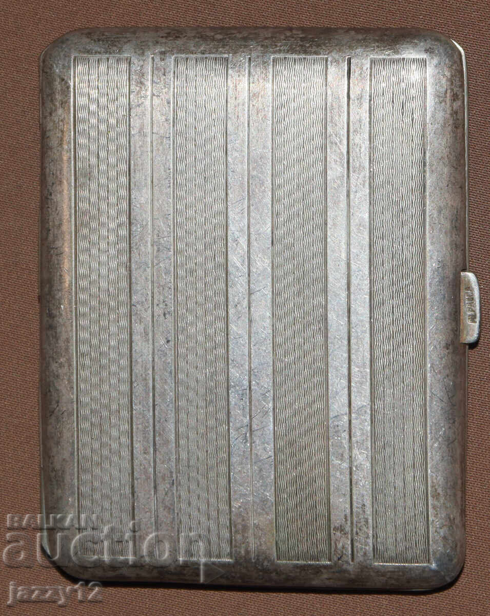 Veche tabacheră decorativă alpaca cu preț 90.00 BGN | € 46.02 Veche tabacheră decorativă alpaca cu preț 90.00 BGN | € 46.02