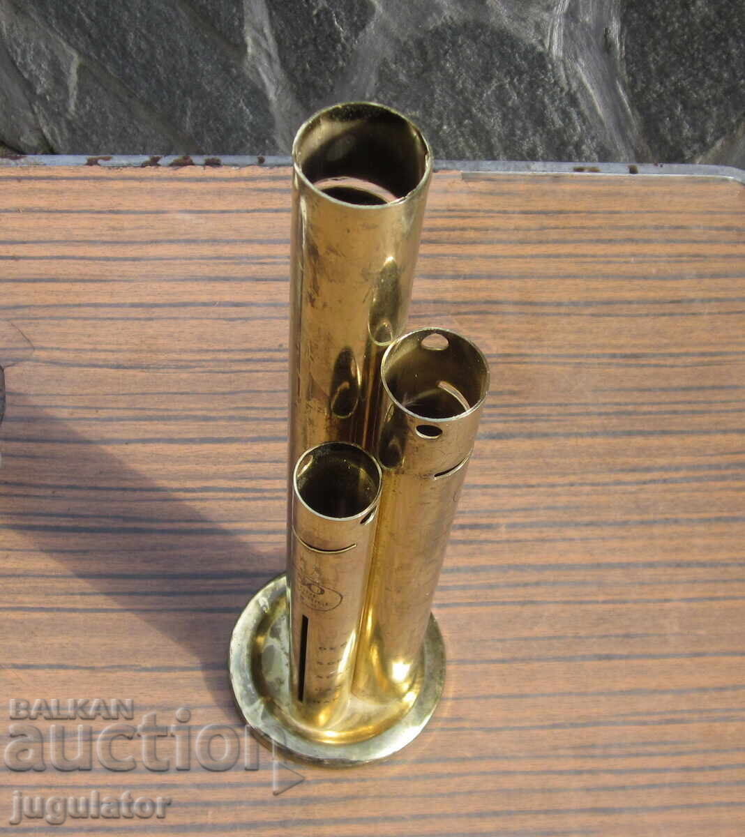 Ενδιαφέρουσα συλλεκτική παλιά χάλκινη ταμιευτήριο για νομίσματα Ενδιαφέρουσα συλλεκτική παλιά χάλκινη ταμιευτήριο για νομίσματα