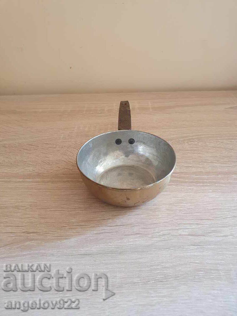 Small bronze pan!!! with price 12.11 BGN | € 6.19 Small bronze pan!!! with price 12.11 BGN | € 6.19