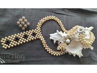 Old pearl necklace and bracelet