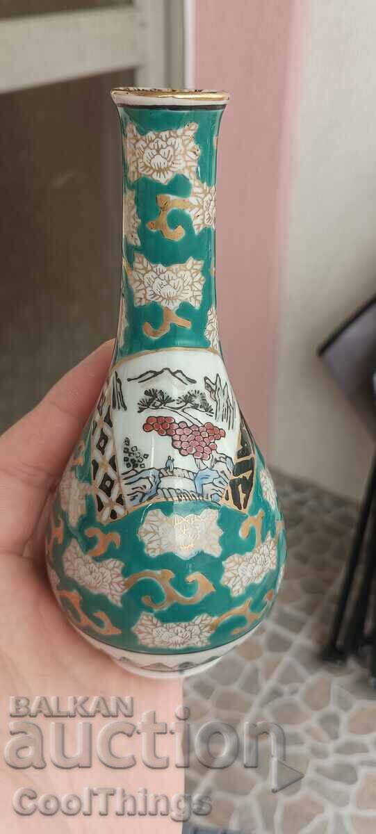 Licitație Vaza de portelan marcata