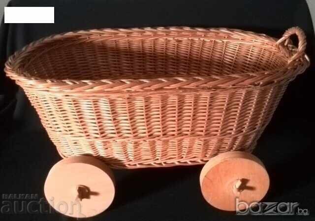 Cărucior vintage mare cu preț € 195.00 | 381.39 BGN