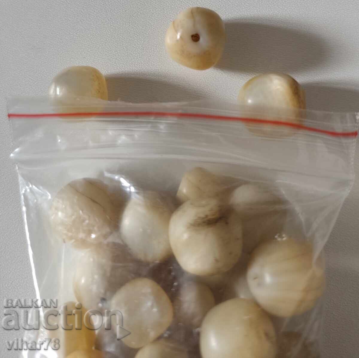 Licitație Mărgele din sidef, mătănii