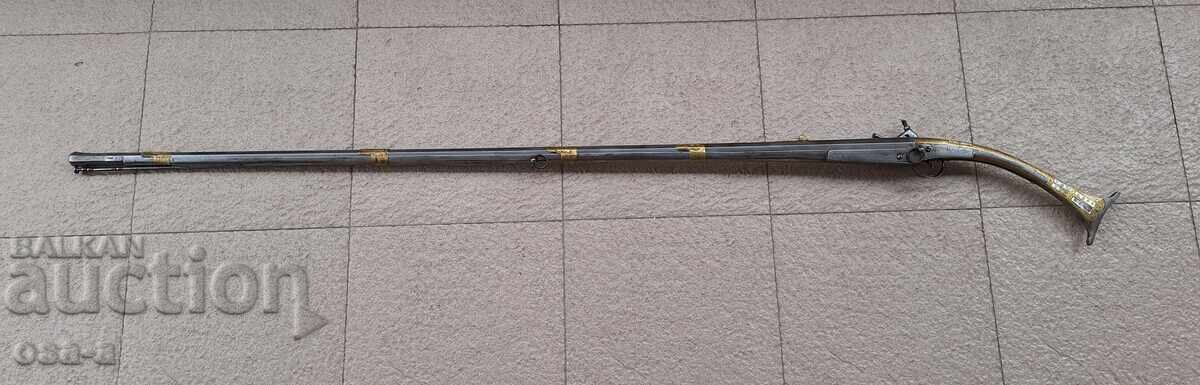 Auction  Homemade gun, glass bottle, toy pistol