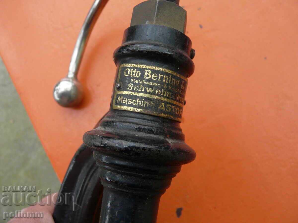 Delivery of 2 screw presses