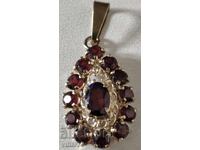 Pandantiv de aur -8 carate- 333 cu granate