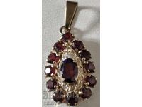 Pandantiv de aur -8 carate- 333 cu granate