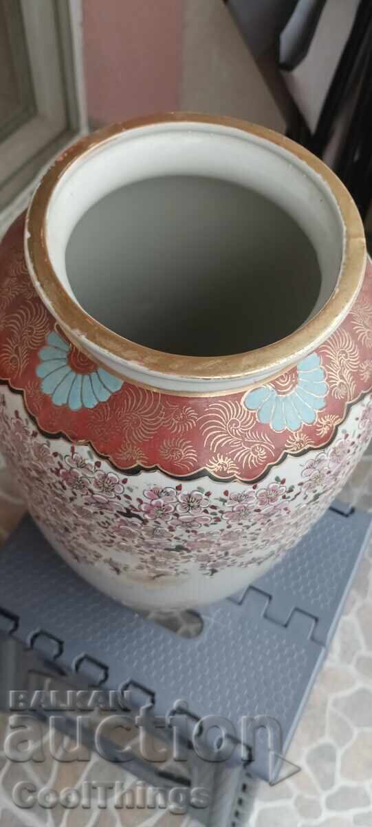 Delivery of Large Satsuma vase Delivery of Large Satsuma vase