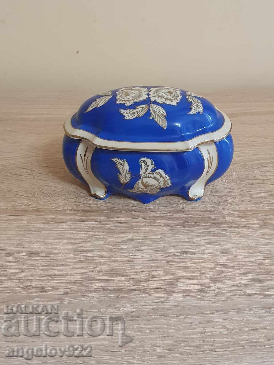 Delivery of Porcelain Jewelry Box Oscar Schlegelmilch Delivery of Porcelain Jewelry Box Oscar Schlegelmilch