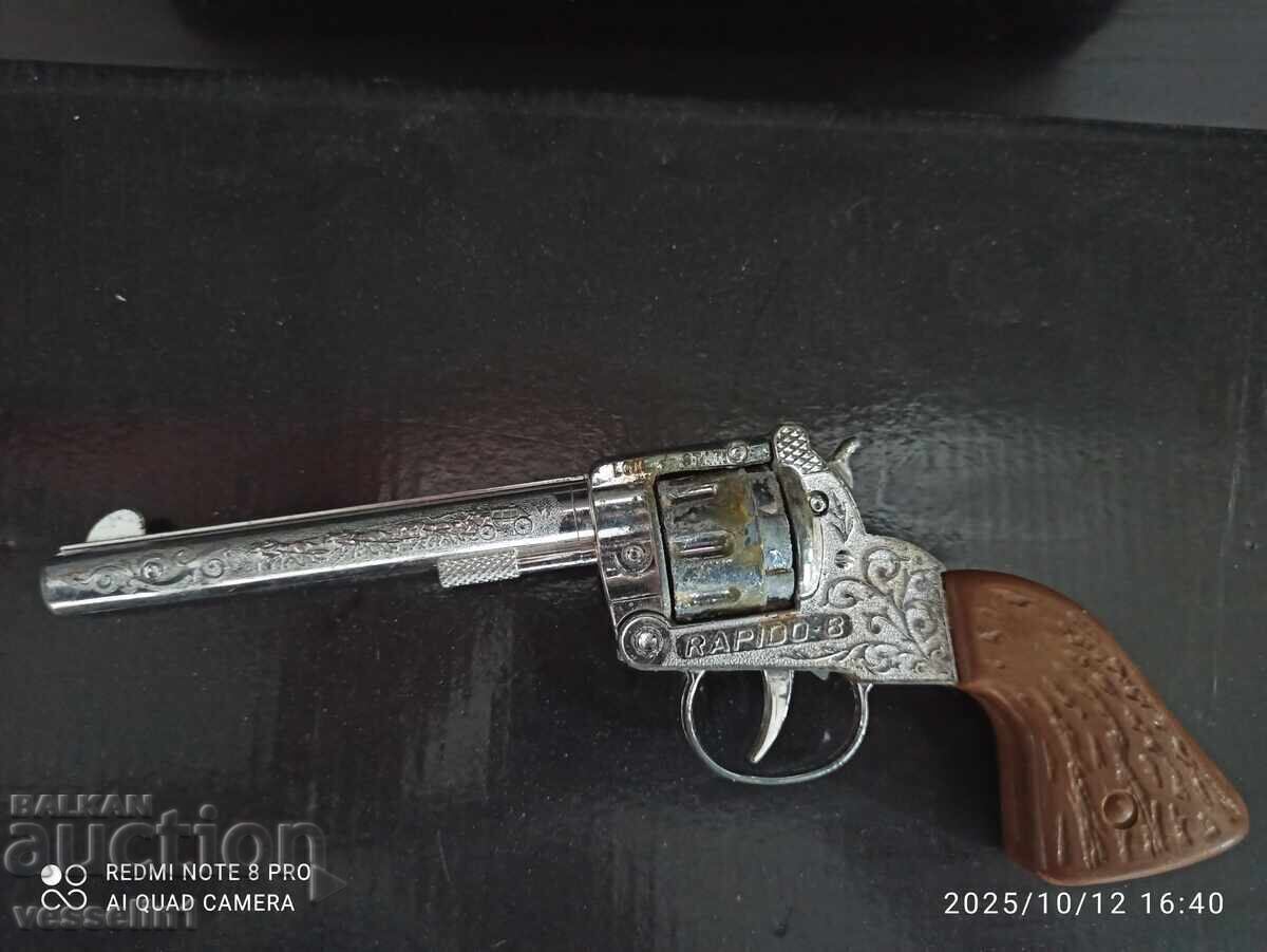 Old children's cap gun revolver, social Rapido 8