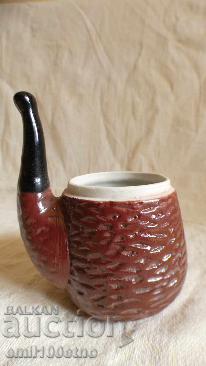 Ceașcă în formă de Pipă porțelan bulgăresc vechi Kitka Novi Pazar cu preț 29.00 BGN | € 14.83 Ceașcă în formă de Pipă porțelan bulgăresc vechi Kitka Novi Pazar cu preț 29.00 BGN | € 14.83