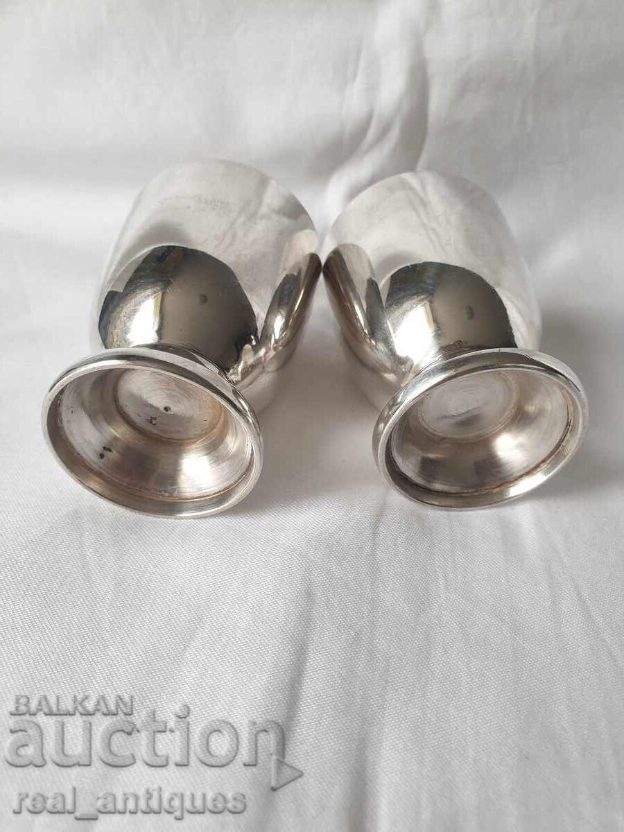 Delivery of Massive silver-plated cups