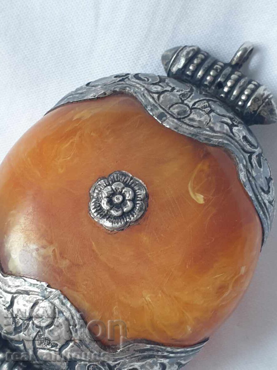 Παλιό μενταγιόν με ασημένια στερέωση - 6