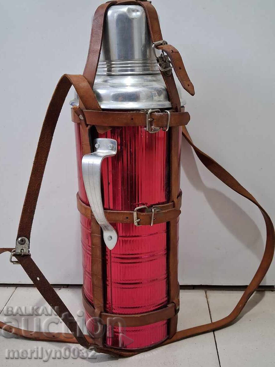 Παλιός κοινωνικός θερμός, κανάτα, μπουκάλι, καφετιέρα Παλιός κοινωνικός θερμός, κανάτα, μπουκάλι, καφετιέρα