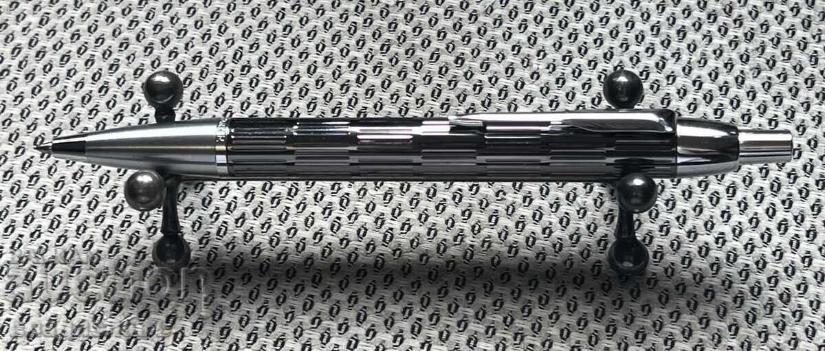 New metal Parker PARKER pen with box with price 75.00 BGN | € 38.35