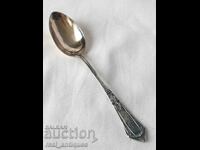 O lingură de argint