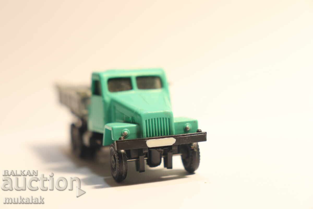 Auction  IGRA?? H0 1/87 TATRA ??PRAGA?? Dump Truck Model