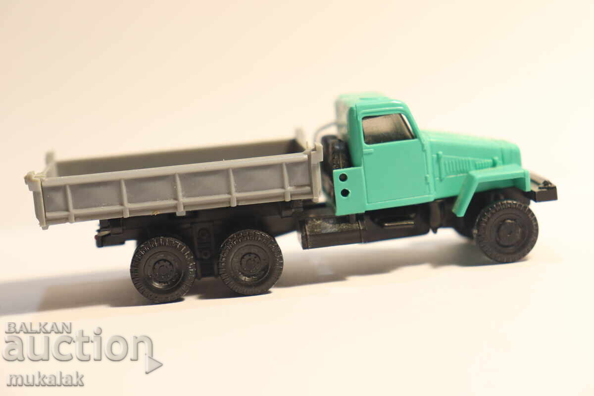 Delivery of IGRA?? H0 1/87 TATRA ??PRAGA?? Dump Truck Model