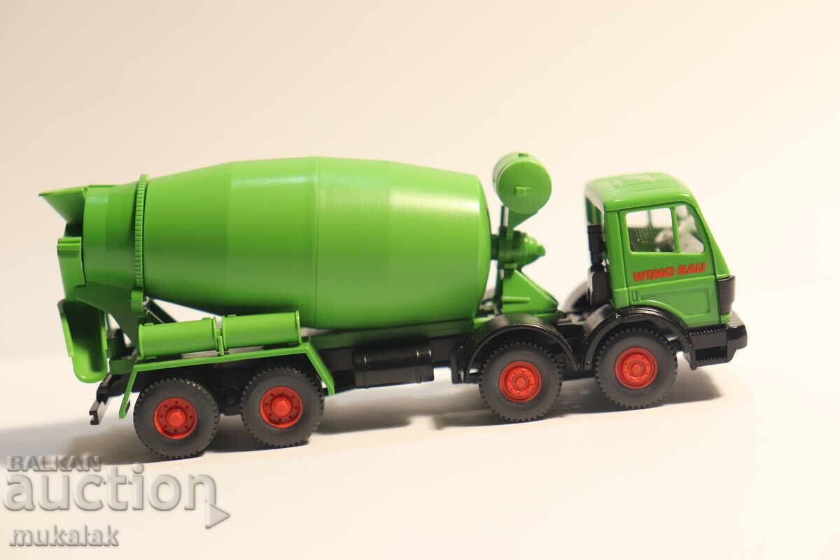 Delivery of WIKING H0 1/87 MERCEDES Concrete Mixer Truck Model
