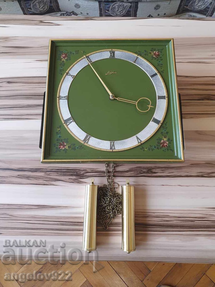 Όμορφο ρολόι τοίχου JUNGHANS