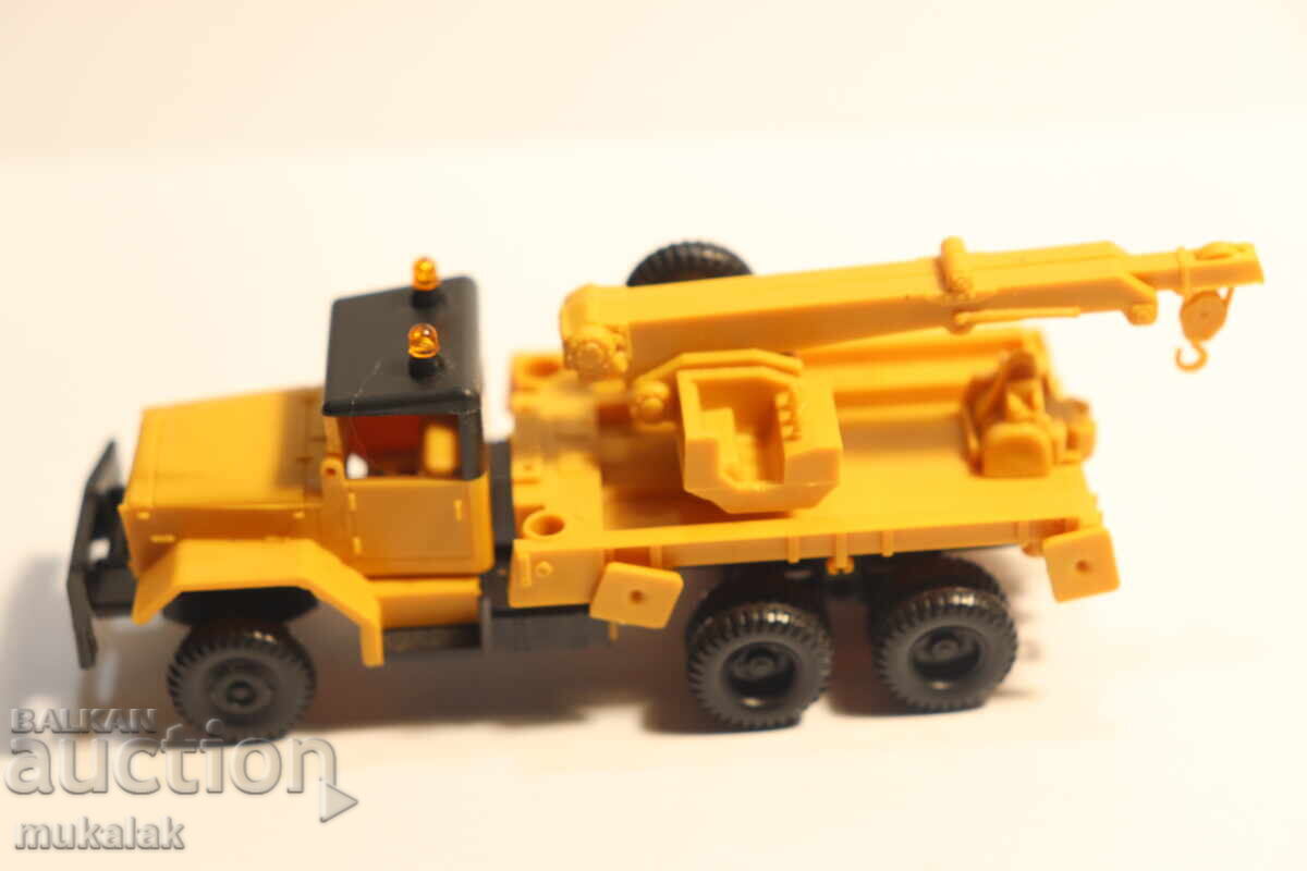 ROCO H0 1/87 TRUCK CRANE MODEL with price 15.00 BGN | € 7.67