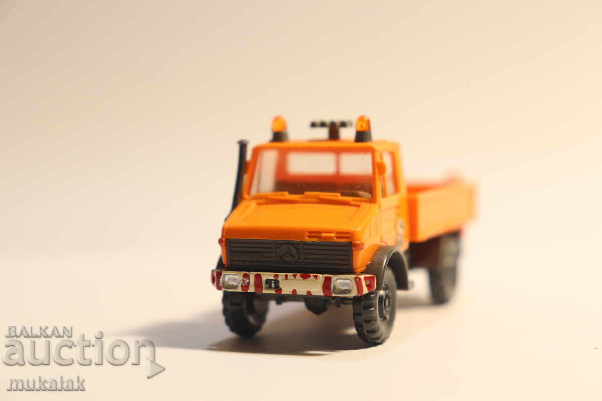 Delivery of Wiking H0 1/87 Mercedes Unimog Truck Model